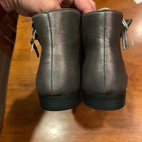 New Cat & Jack Girls Dark Silver Zip Bootie - Picture 5 of 6